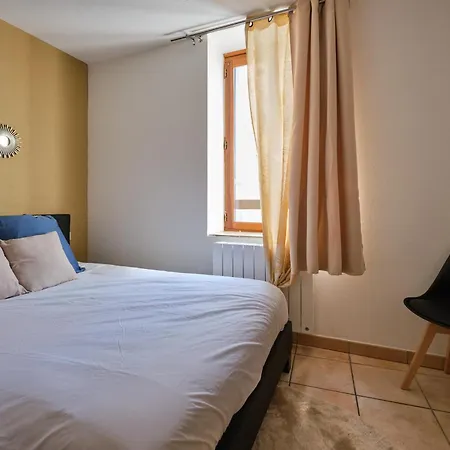 Spacieux Climatise Au Centre-ville De * Нарбонна